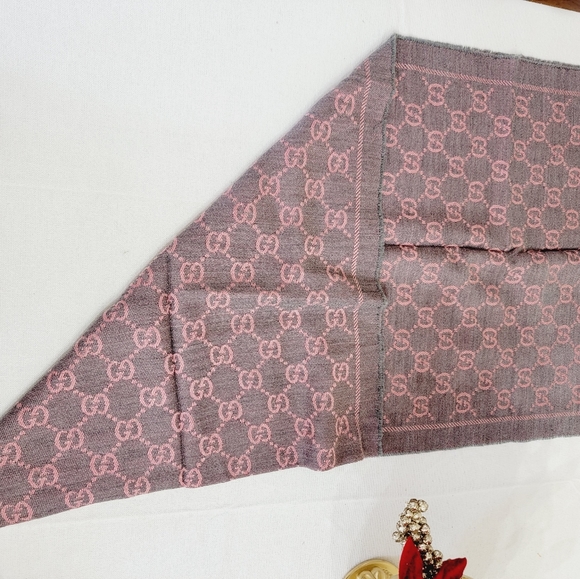 Gucci neck wrap - Picture 3 of 7